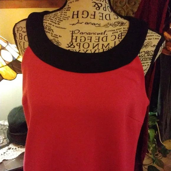 Women's mod Barbie pink and black sleeveless size 4 by LOFT NWOT - Picture 2 of 4